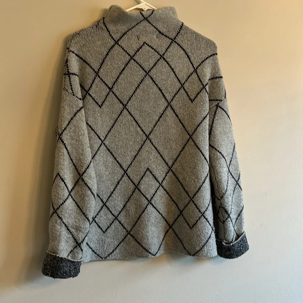 Christian Siriano geometric gray and black sweater XS - Picture 3 of 4